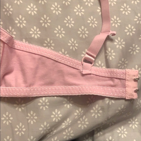 Bras - Picture 4 of 8